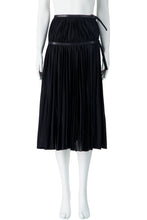 Load image into Gallery viewer, FW02 DOUBLE BONDAGE BELT PLEATED SKIRT
