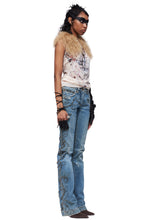 Load image into Gallery viewer, STUDDED DISTRESSED DENIM