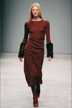Load image into Gallery viewer, FW01 BEAVER FUR CUFFS
