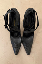 Load image into Gallery viewer, ALEXANDER MCQUEN FW98 &quot;JOAN&quot; POINTED TOE WRAP HEELS WITH WEBBED PUMP S.38
