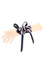 Load image into Gallery viewer, SS06 ACID DOTS JABOT
