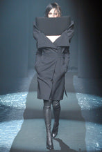 Load image into Gallery viewer, FW08 SQUARE SHOULDER TRENCH COAT
