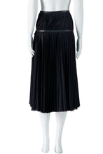Load image into Gallery viewer, FW02 DOUBLE BONDAGE BELT PLEATED SKIRT
