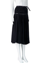 Load image into Gallery viewer, FW02 DOUBLE BONDAGE BELT PLEATED SKIRT
