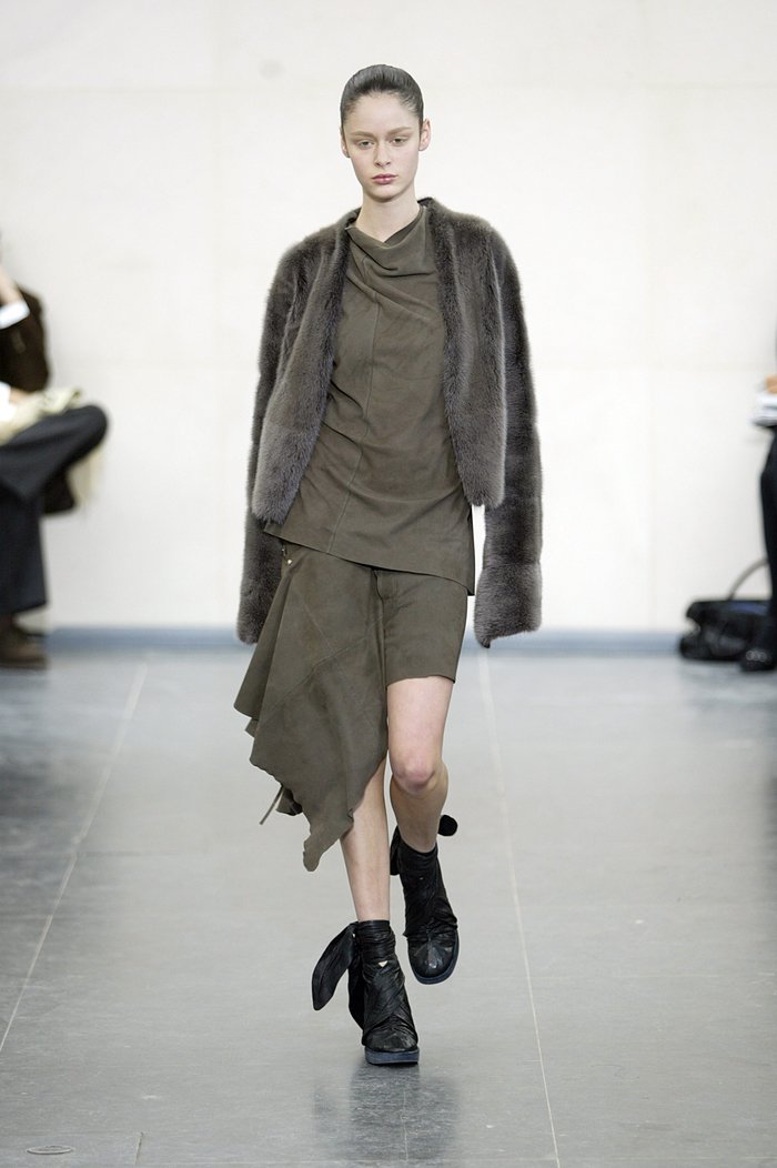 REVILLON FW04 BY RICK OWENS DRAPED LEATHER TOP