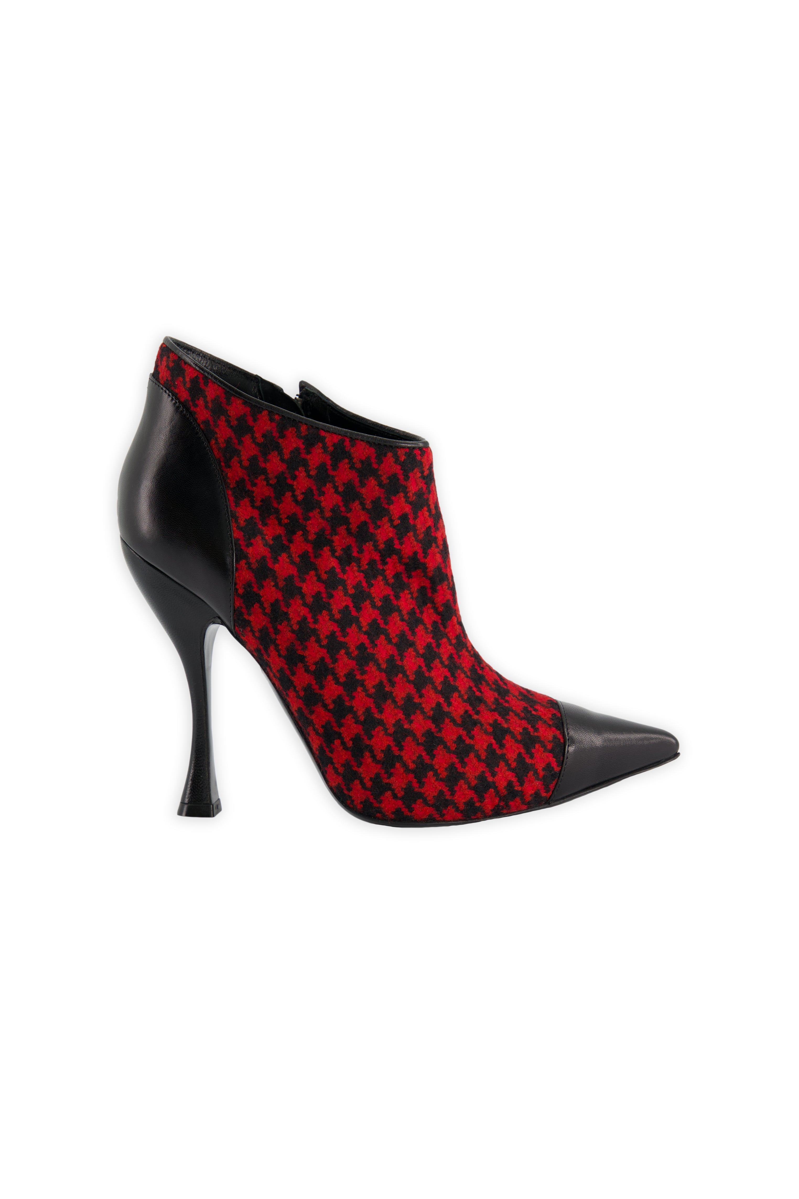 ALEXANDER MCQUEEN "HORN OF PLENTY" FW09 BOOT HEELS