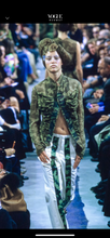 Load image into Gallery viewer, COMME DES GARÇONS RUNWAY SS00 TECHNO ARMY BLAZER
